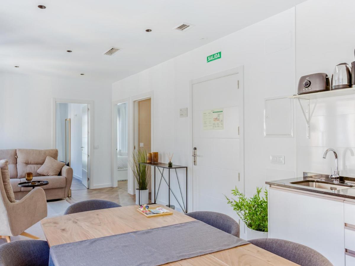 Hotel apartamentowy Limehome Calle Ancha Del Carmen - Digital Access Malaga