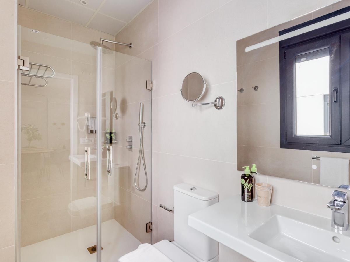 Hotel apartamentowy Limehome Calle Ancha Del Carmen - Digital Access Malaga